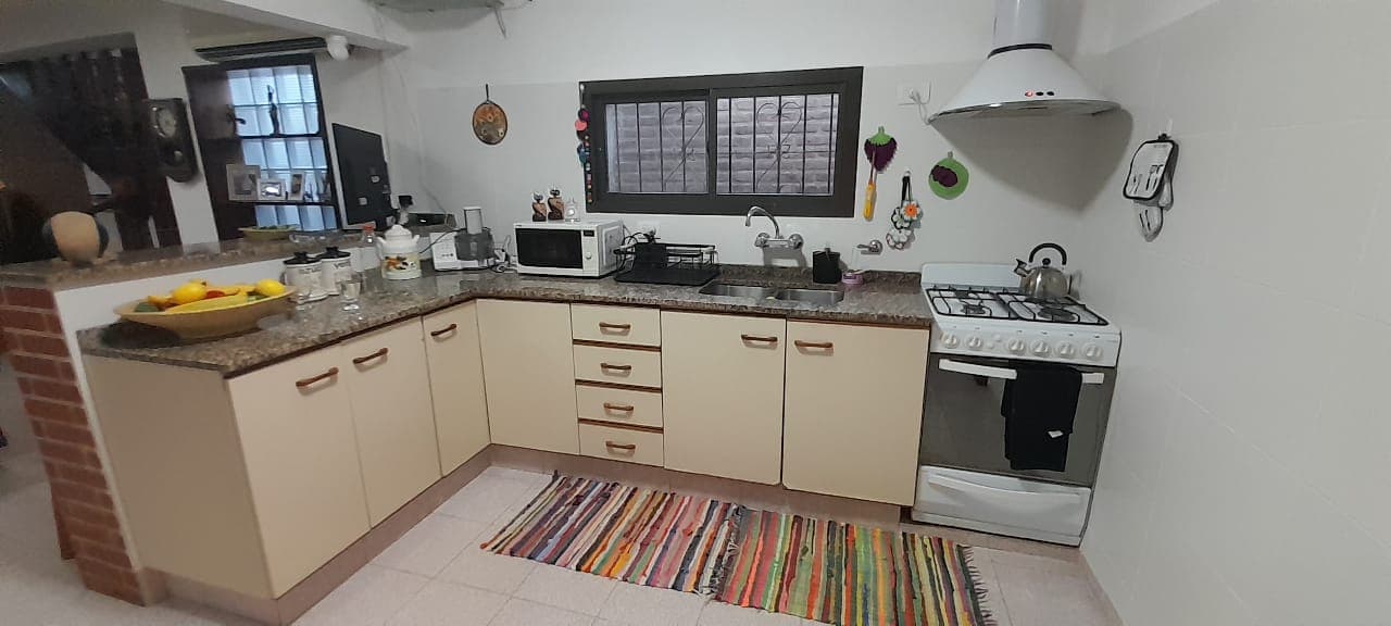 Casa de categoría — Hipólito Irigoyen 1592 — foto 2