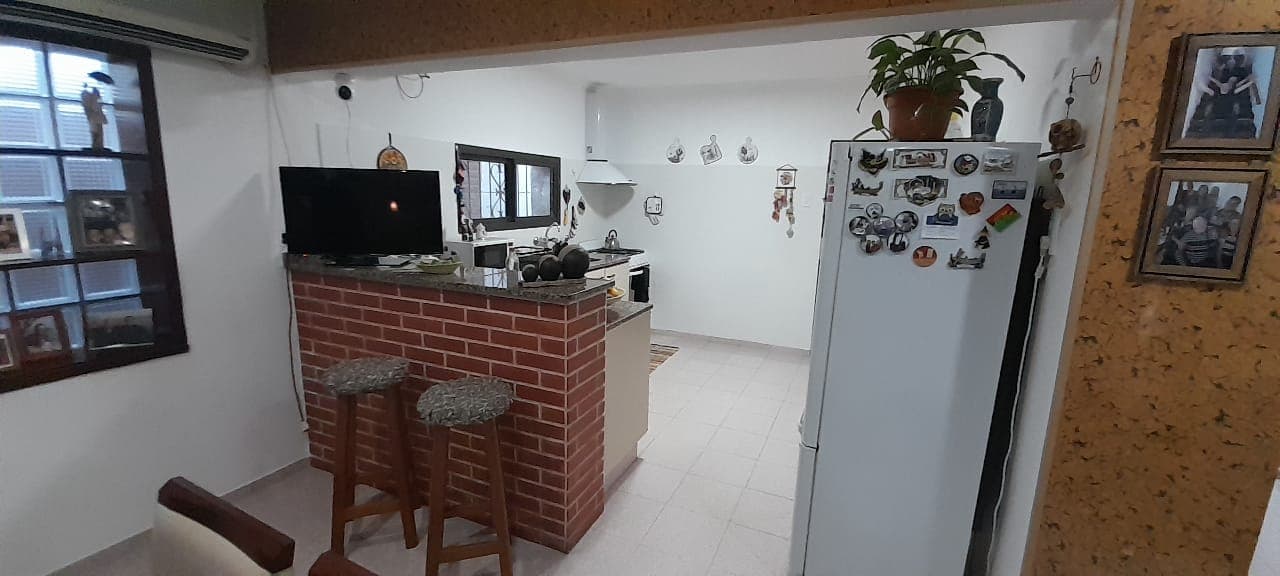 Casa de categoría — Hipólito Irigoyen 1592 — foto 3
