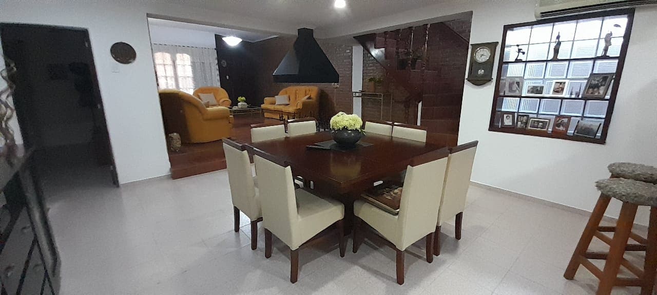 Casa de categoría — Hipólito Irigoyen 1592 — foto 5